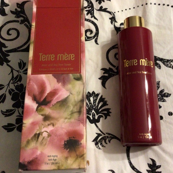 Terre Mere Anti-Aging Toner - Picture 2 of 3
